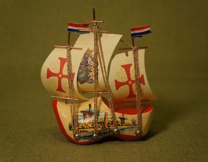 Holland - Clog Sailing Ship - wood (1)