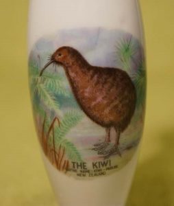 New Zealand - Vase - ceramic - with kiwi bird (2)