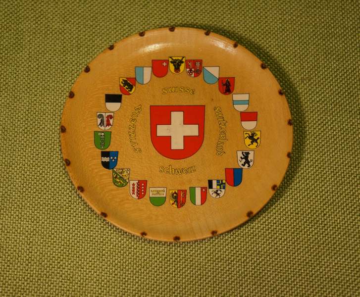 Switzerland - Wooden display platelet (1)