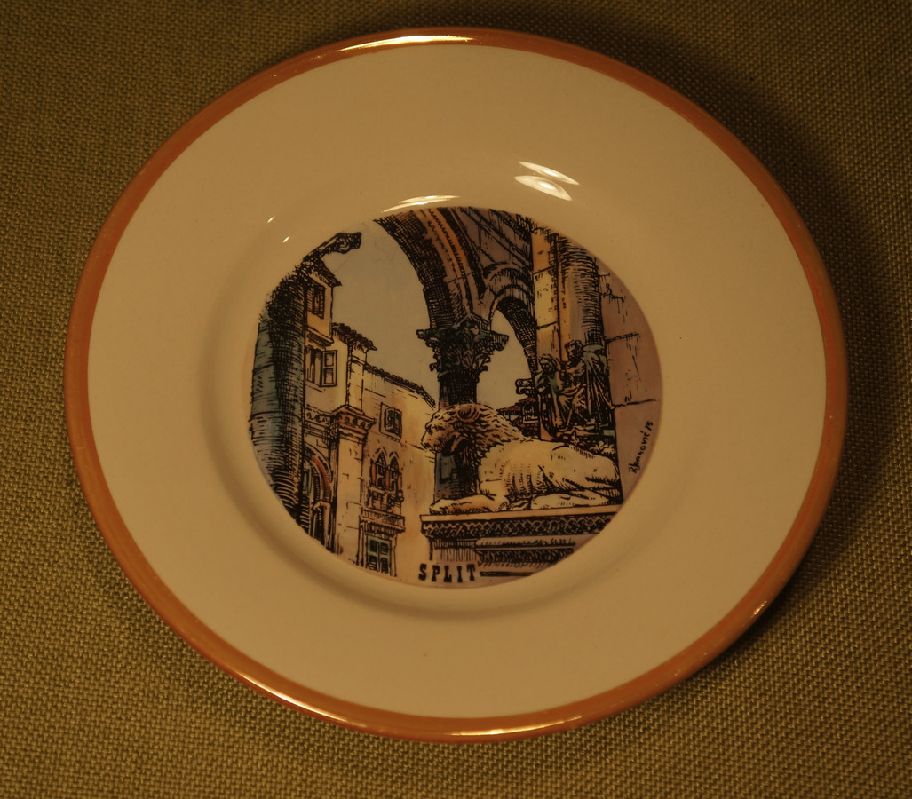 Split - Ceramic Plate (1)