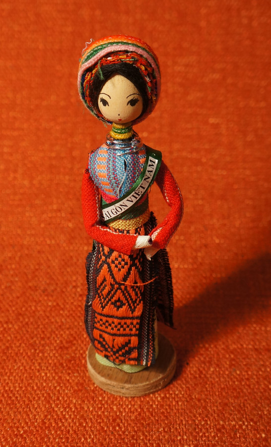 Saigon - Vietnam - figurine (2)