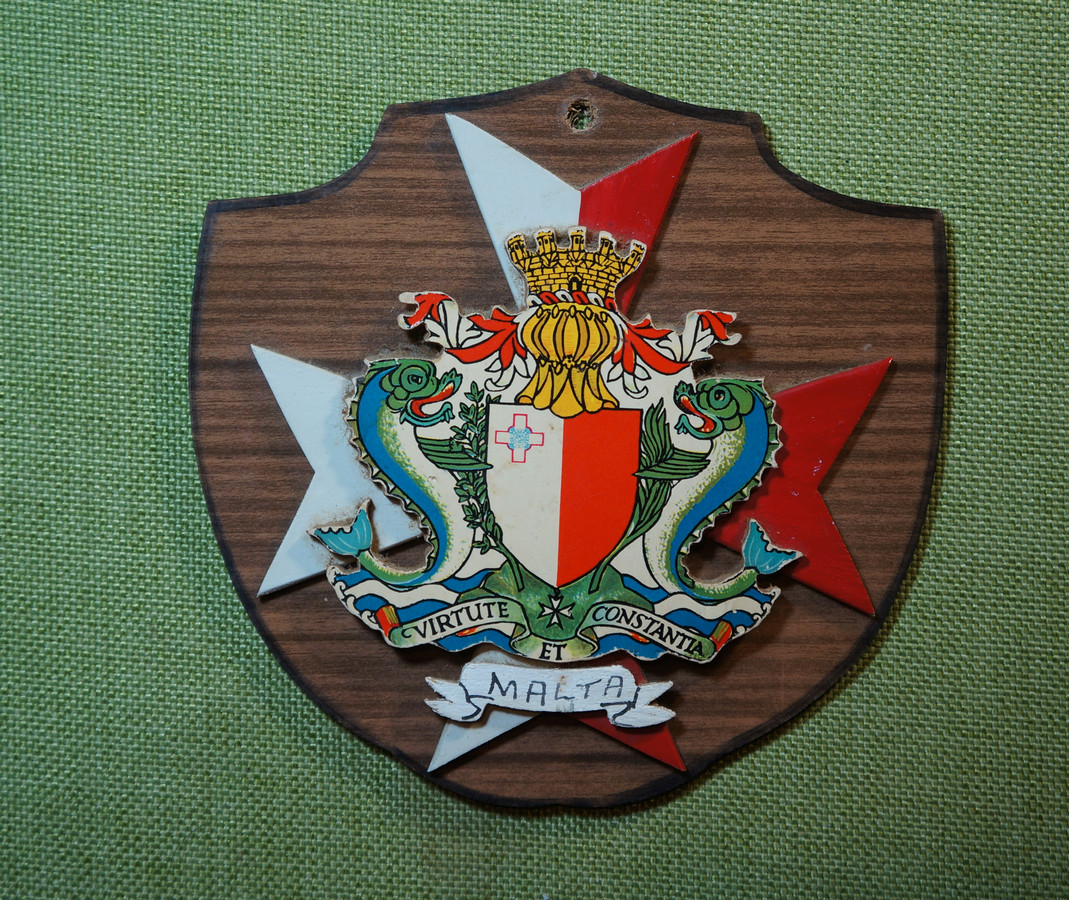 malta - coat of arms - wall ornament (1)